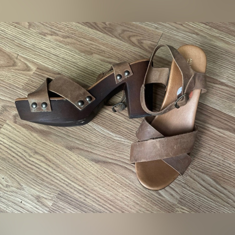 Mila Paoli made in Italy Cross Band Brown Wood Heals Leather Straps Sandals 9.5